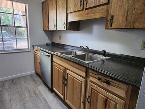 1559 Hammock Dr in Holly Hill, FL - Building Photo - Building Photo