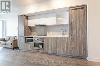 138-3138 Downes St in Toronto, ON - Building Photo - Building Photo