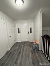 21 Teaberry Dr in Edison, NJ - Building Photo - Building Photo