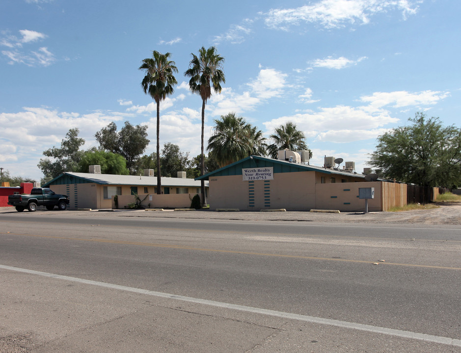 Palm Grove in Tucson, AZ - Building Photo