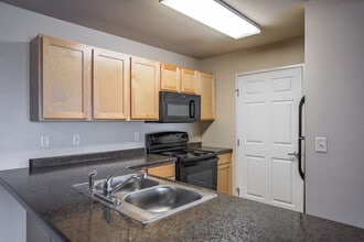 Lincoln Meadows in Dickinson, ND - Foto de edificio - Interior Photo