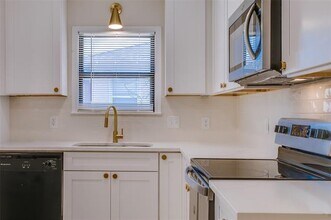 9412 Forest Hills Blvd in Dallas, TX - Building Photo - Building Photo