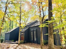 175 River Ct Pkwy in Atlanta, GA - Building Photo