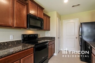 316 Summer Horse Dr in La Marque, TX - Building Photo - Building Photo