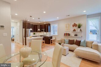 3937 Davis Pl NW in Washington, DC - Building Photo - Building Photo