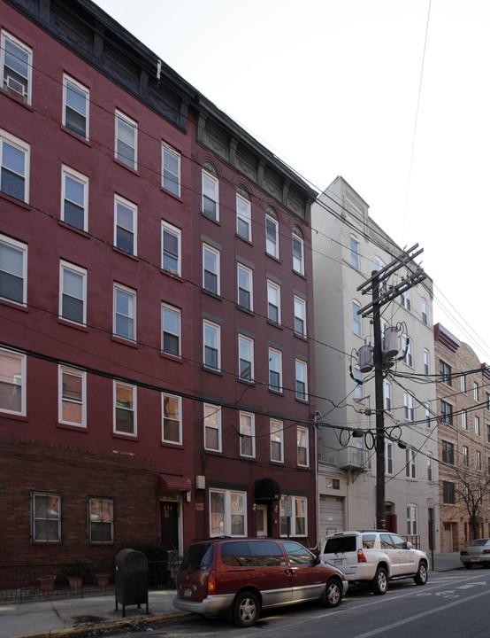 231 Grand Street in Hoboken, NJ - Building Photo