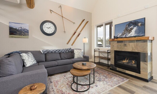 c1 Saddle Ridge Rd in Big Sky, MT - Foto de edificio - Building Photo