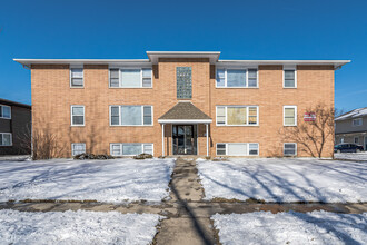 Husky Ridge Apartments in Dekalb, IL - Building Photo - Building Photo