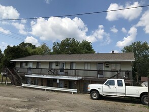 Multi Family Bldg in Akron, OH - Building Photo - Building Photo