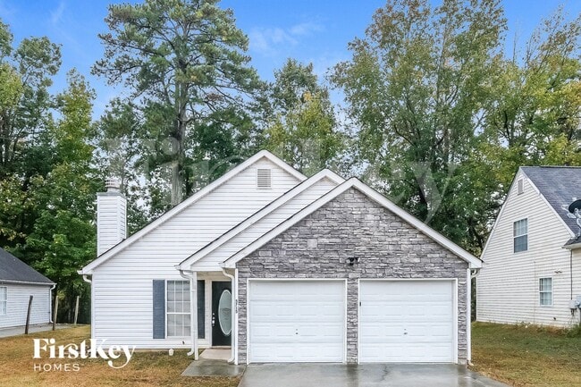 5715 Hidden Brook Cir in Atlanta, GA - Foto de edificio - Building Photo