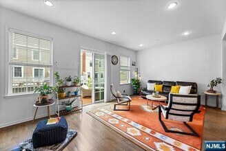 109 Roosevelt Dr in Wood Ridge, NJ - Building Photo - Building Photo