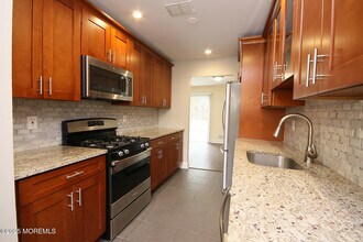 17 Tynemouth Ct in Trenton, NJ - Building Photo - Building Photo