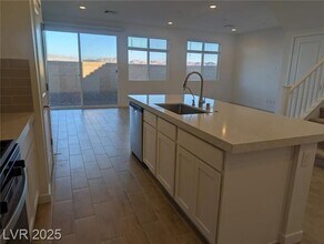 246 Kobuk Ave in Henderson, NV - Building Photo - Building Photo