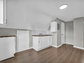 3610 E 140th St, Unit 3rd Floor in Cleveland, OH - Building Photo - Building Photo