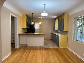 820 Vassar Dr NE in Albuquerque, NM - Building Photo - Building Photo