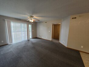 611 Johnson St in Waterloo, IA - Building Photo - Building Photo