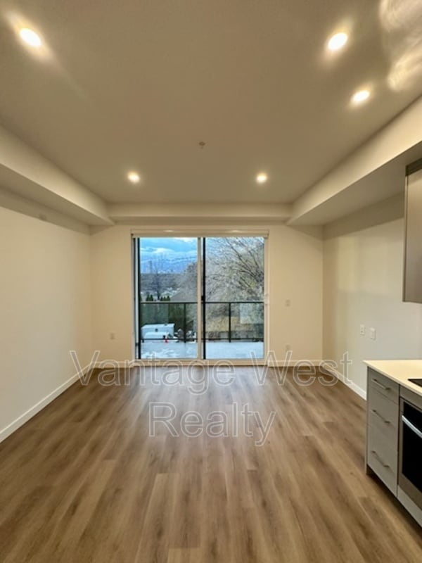 property at 1274-1274 Devonshire Ave