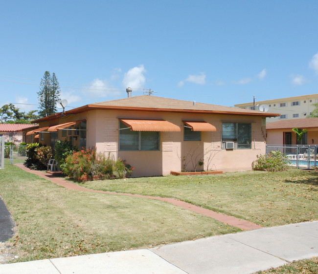 The Aristocrat in Hollywood, FL - Building Photo - Building Photo