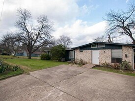 2000 Wheless Ln in Austin, TX - Building Photo
