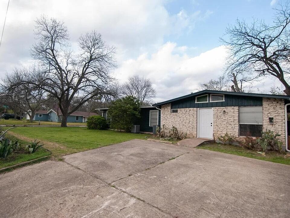 2000 Wheless Ln in Austin, TX - Building Photo