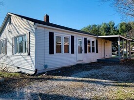 33 Spencer Pike Rd in Springville, IN - Building Photo