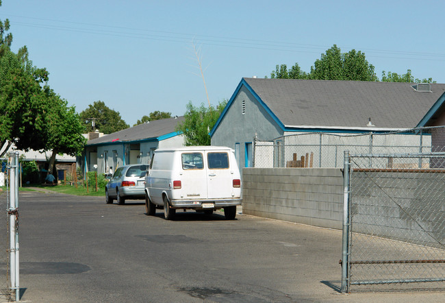 1305 N 8th St in Fresno, CA - Foto de edificio - Building Photo