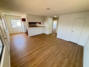 3431 E Cheyenne Ave-Unit -1 in North Las Vegas, NV - Foto de edificio - Building Photo