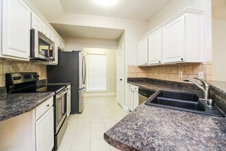 1205 Hall Rd in Seagoville, TX - Foto de edificio - Building Photo