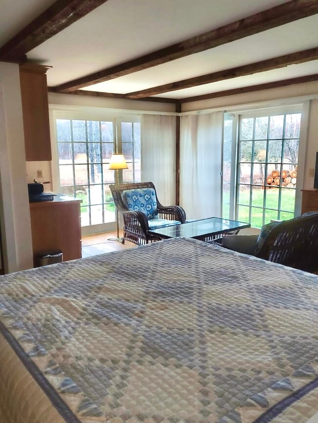 286 Sharon Mountain Rd, Unit Darius' Suite in Sharon, CT - Building Photo - Building Photo