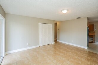 18940 NW 33rd Pl in Miami Gardens, FL - Building Photo - Building Photo