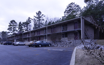 Park Trace Apartments in Rossville, GA - Building Photo - Building Photo