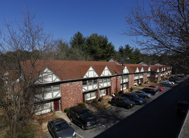 Cambridge Court in Atlanta, GA - Building Photo - Building Photo