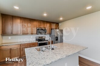 10250 Luneth Dr in Colorado Springs, CO - Foto de edificio - Building Photo