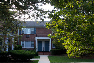 Hunterdon Mews in Flemington, NJ - Building Photo - Building Photo