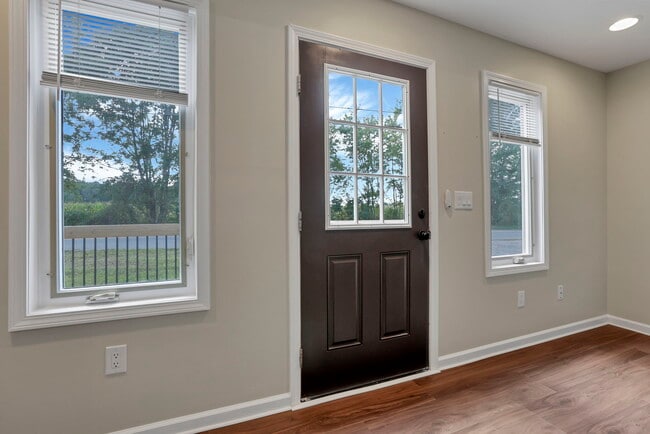 5170 Fairfield Beach Rd NE in Thornville, OH - Foto de edificio - Building Photo