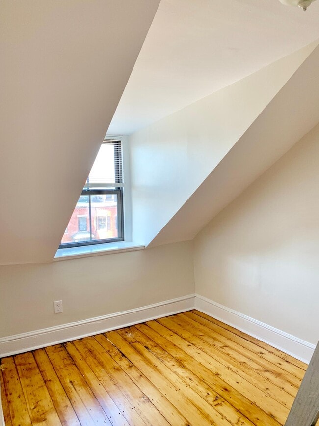 614 Massachusetts Ave, Unit 11 in Boston, MA - Foto de edificio - Building Photo