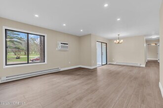 168 Amberly Dr in Englishtown, NJ - Building Photo - Building Photo