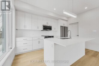 2 Iona St in Ottawa, ON - Building Photo - Building Photo