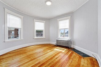 853 Cummins Hwy, Unit 1 in Boston, MA - Foto de edificio - Building Photo