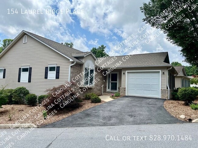 154 Laurel Ridge Pl in Hendersonville, NC - Foto de edificio - Building Photo