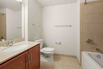 579 W Kinzie St in Chicago, IL - Building Photo - Building Photo