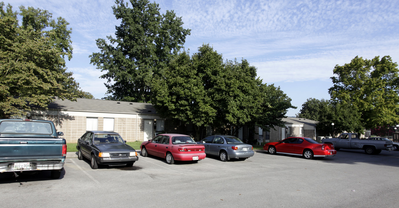 Spring Place Apartments in Lenoir City, TN - Building Photo