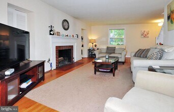 4306 Kentbury Dr in Bethesda, MD - Building Photo - Building Photo