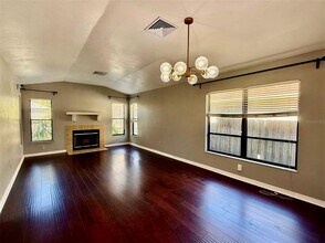 1020 Black Willow Dr in Oviedo, FL - Building Photo - Building Photo