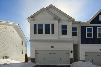 122 Scotland Ln in Harmony, PA - Foto de edificio - Building Photo