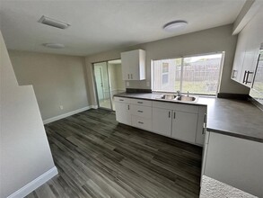 3341 Wiltshire Dr in Holiday, FL - Building Photo - Building Photo