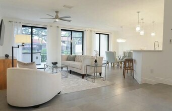 819 Windermere Way in Palm Beach Gardens, FL - Building Photo - Building Photo