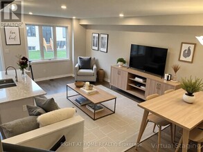 595 Lilith St in Ottawa, ON - Building Photo - Building Photo
