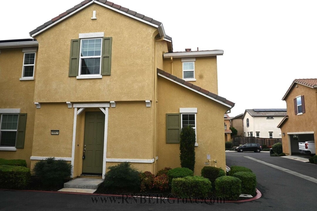 8883 Tethys Ln in Elk Grove, CA - Building Photo