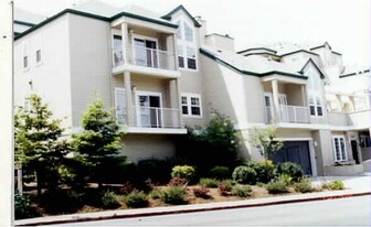 Belmont Gardens in Belmont, CA - Building Photo